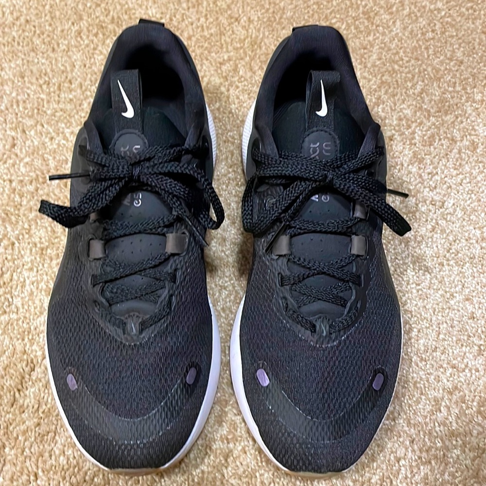 Nike Size 8 Medium Women’s Running shoe